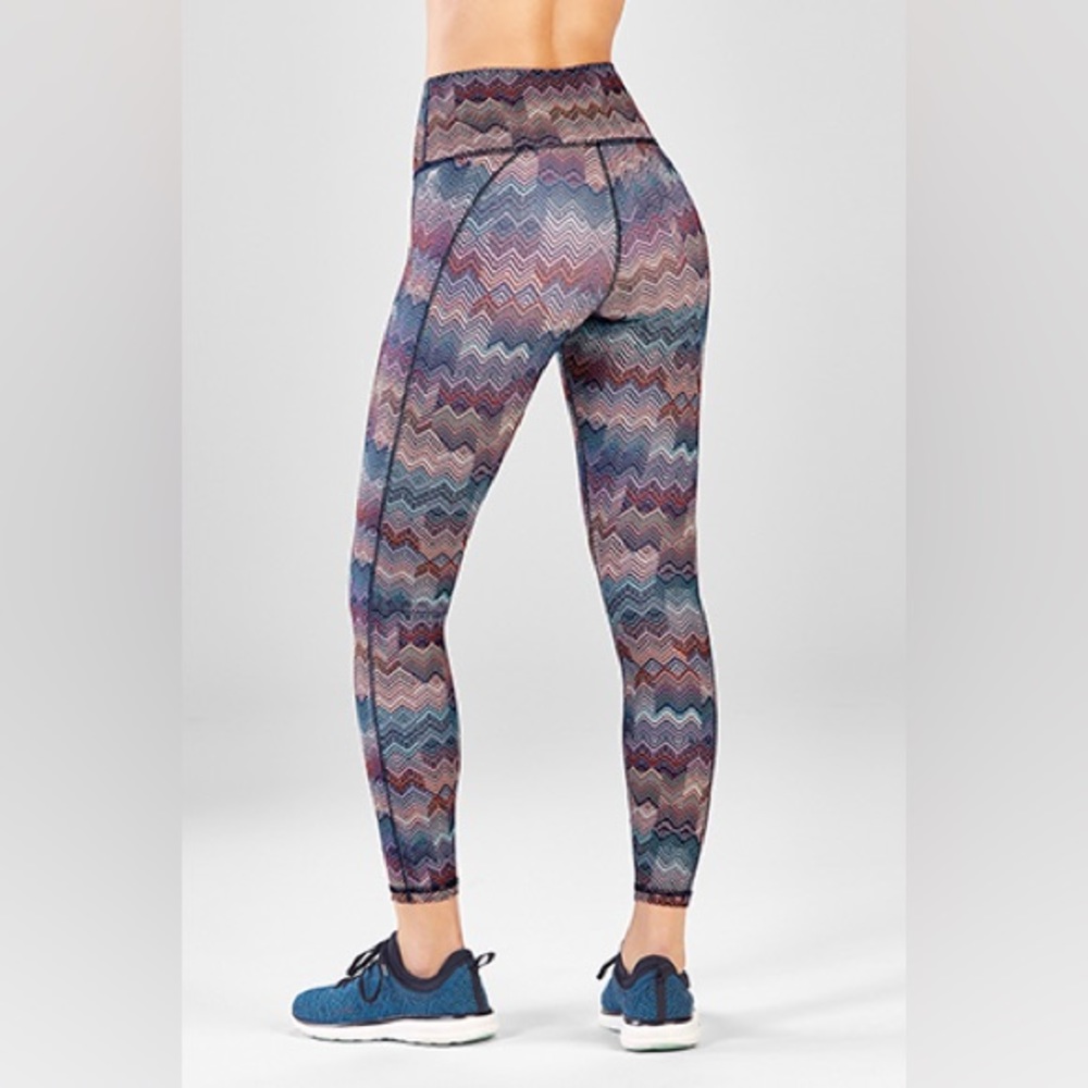 Colorful Chevron Leggings - Define PowerHold® High-Waisted 7/8 Legging